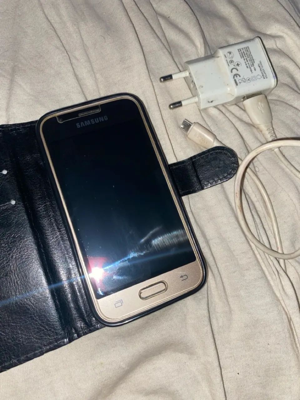 Samsung j1 mini - 8gb - carregador e capinha grátis - Foto 5