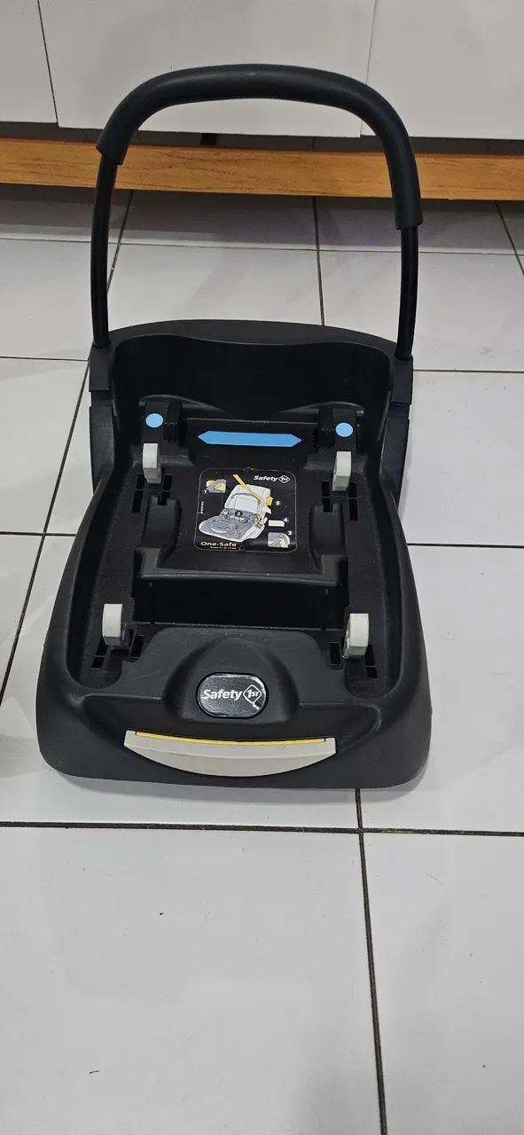 Carrinho de bebê Moisés/ bebê conforto e base. Marca Safety 1st estado de novo - Foto 6