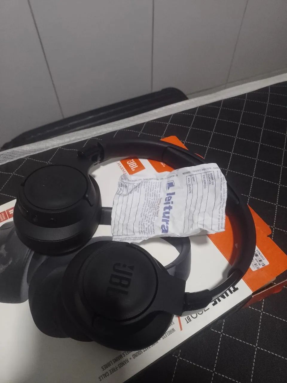 Fone de ouvido JBL TUNE 720