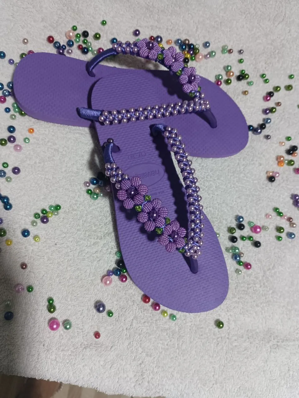 Sandálias Havaianas Roxo Decoradas com Pérolas