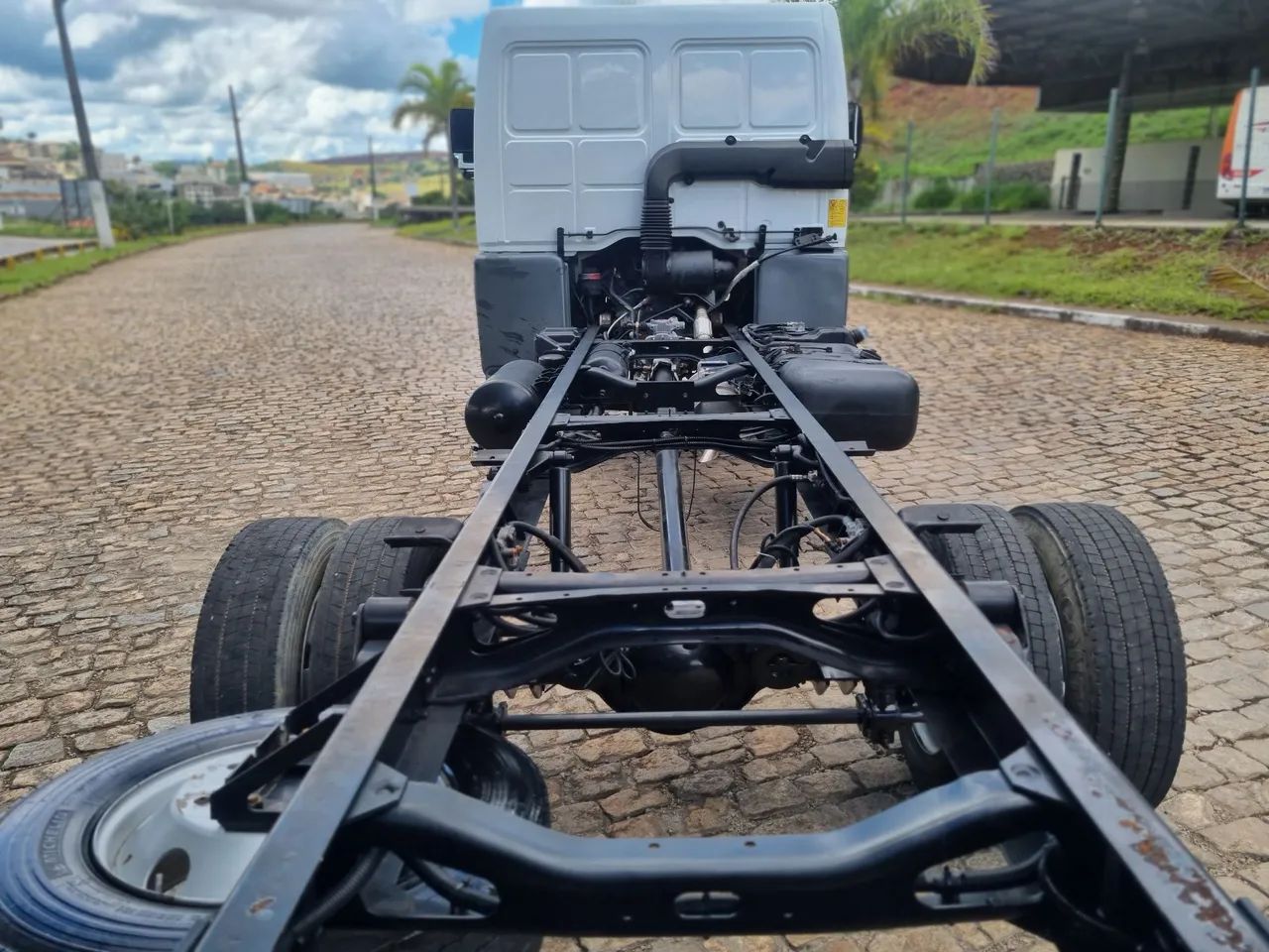 Caminhão Cargo 816 3/4 ano 2015 - Foto 6