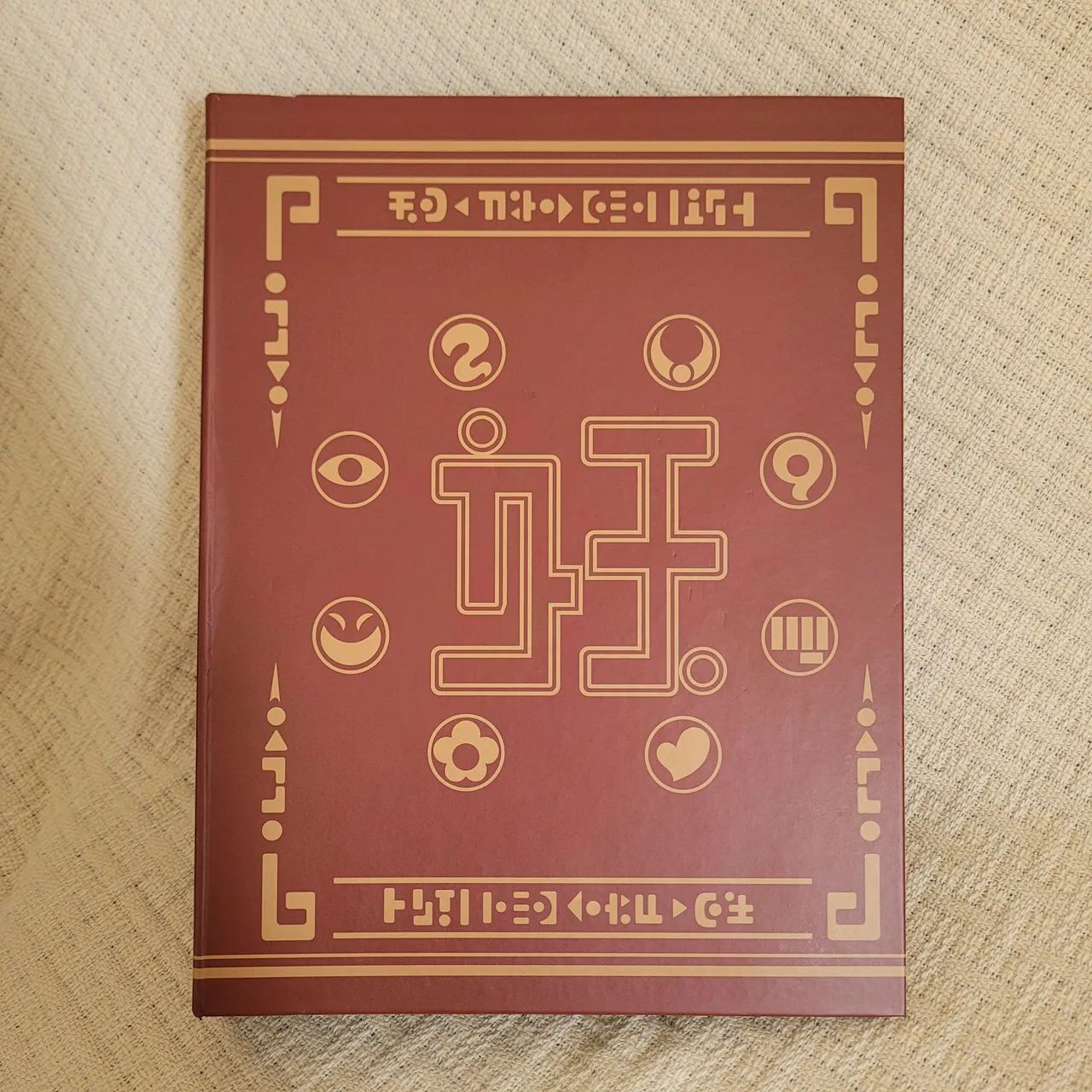 Livro de Coleção de Medalhões Yo-kai Watch - Hasbro - 2015 - Foto 2