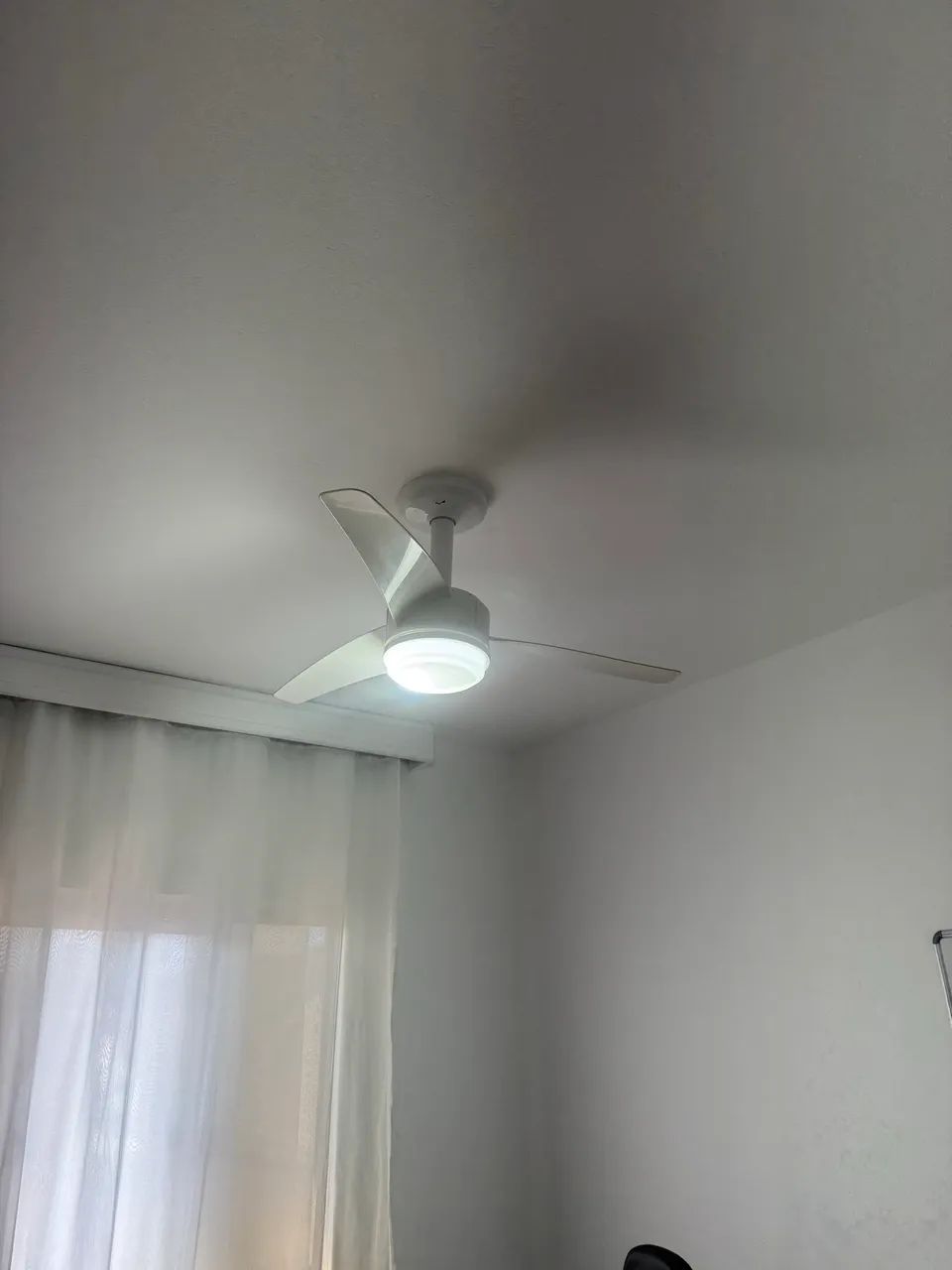  Ventilador de Teto Com Luz e Controle Remoto63824102673923120
