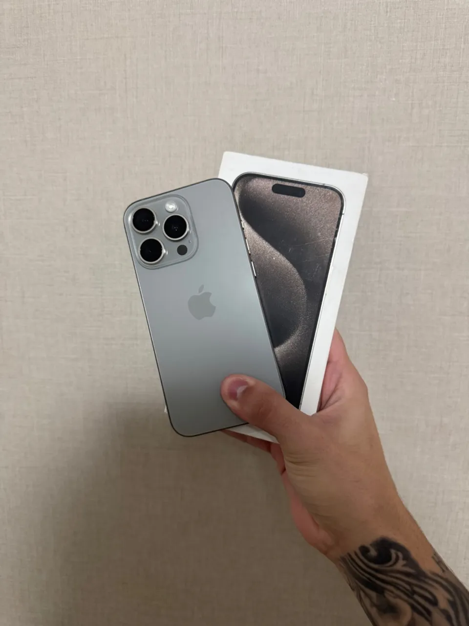 iPhone 15 Pro natural