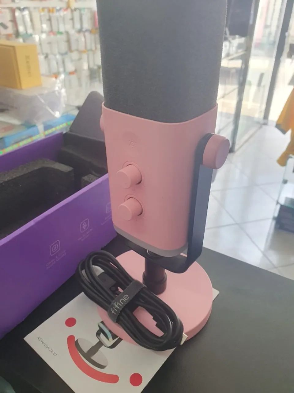 Microfone Dinâmico Gamer Fifine Ampligame Xlr Led Rgb Am8 - Foto 4