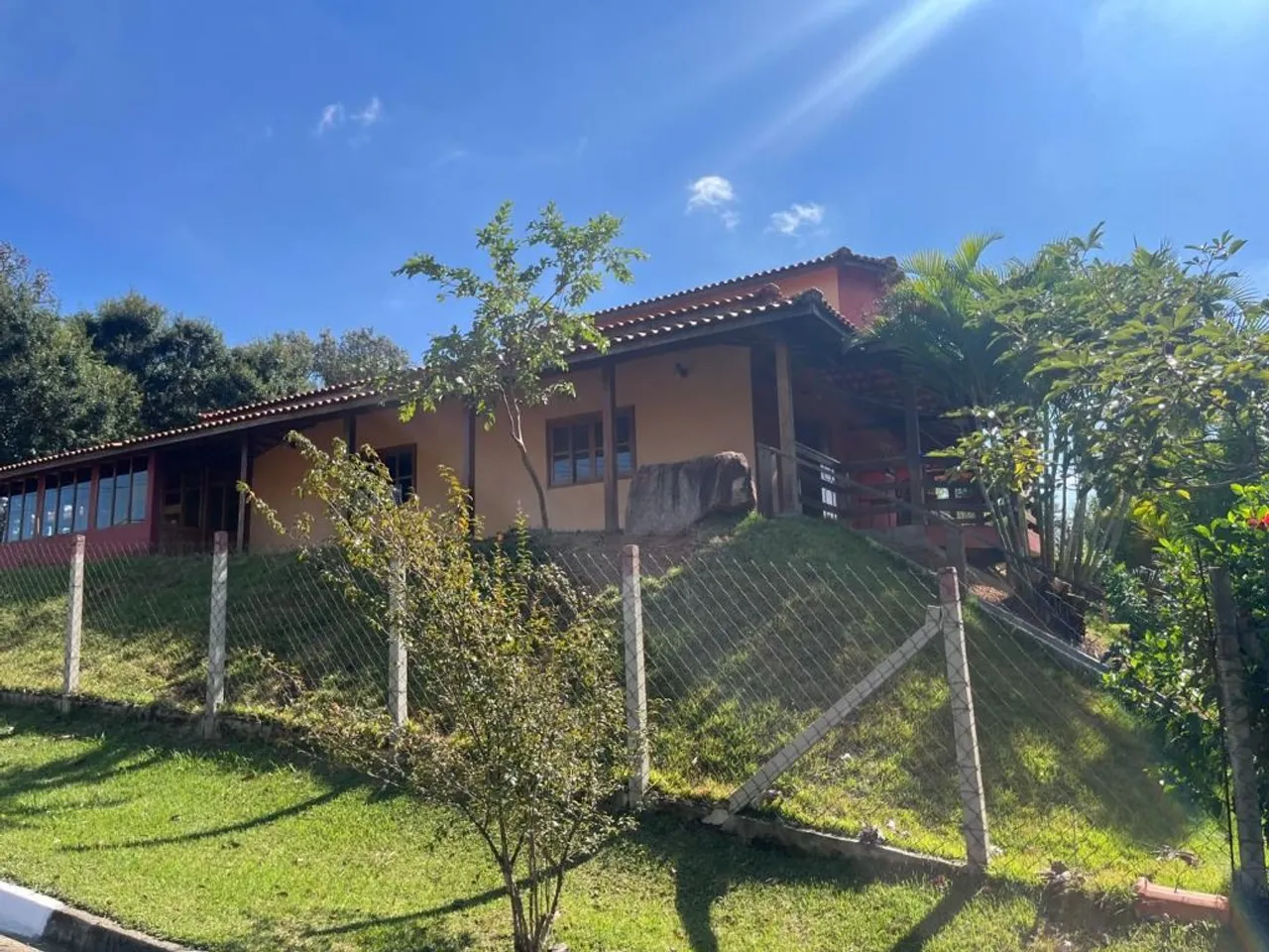 Casa com 2 dormitórios para alugar, 250 m² por R$ 4.200,00/mês - Condominio Outeiro das Fl