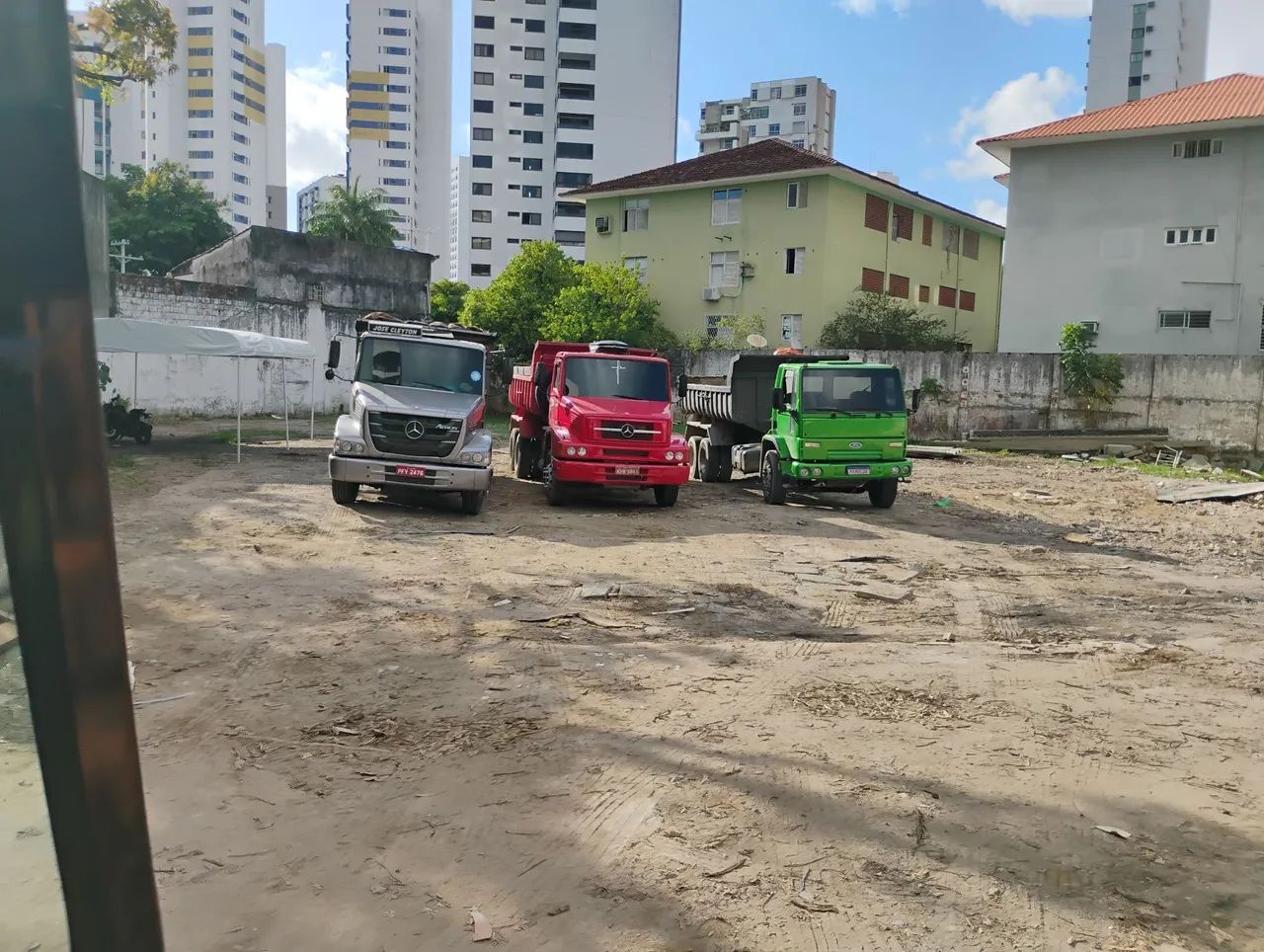 Serviço retroescavadeira demolição aluguel maquina - Foto 2