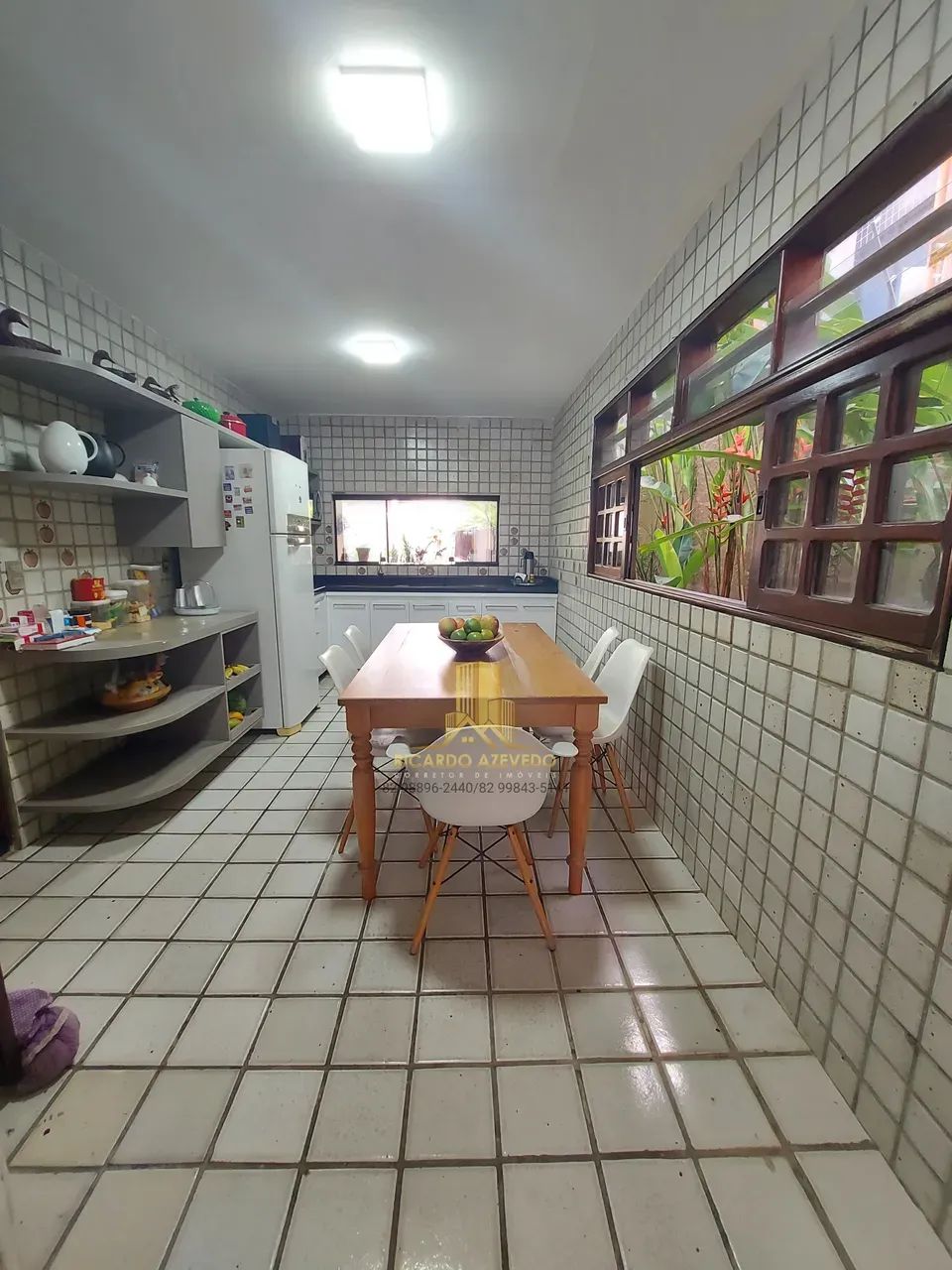 Bairro Jatiúca, Casa para locação comercial. Dois pavimentos, jardim, varanda, móveis plan - Foto 8