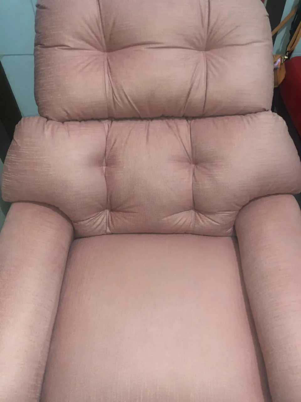 Poltrona Rosa - Conforto e Estilo