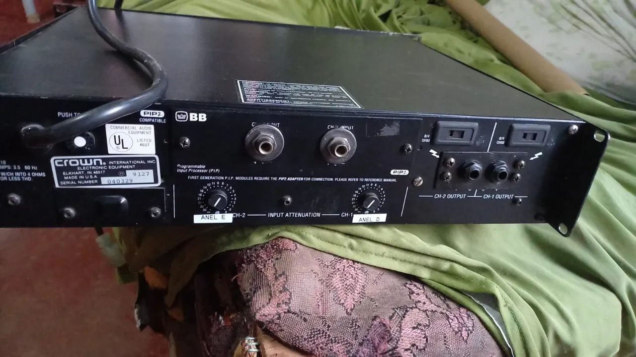 Amplificador Crown Com-Tech 210  - Foto 3