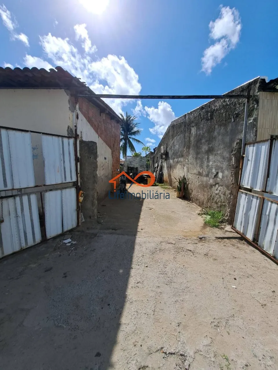 Lote a Venda No Santos Dumont Com Casa e Ponto Comercial na Frente.
