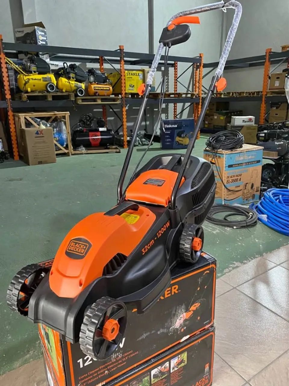 Carrinho Cortador de Grama 1200w Com 3 Alturas de Corte - Black