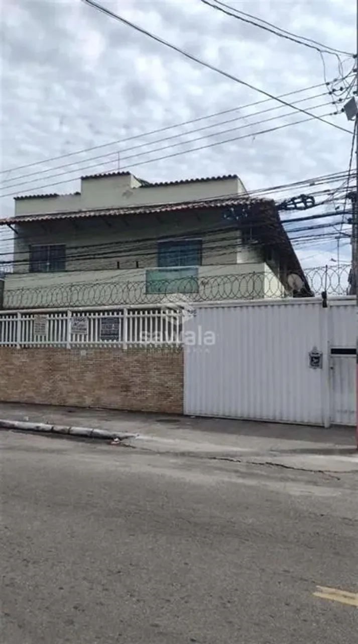 Casa 3 quartos, sendo 1 suíte