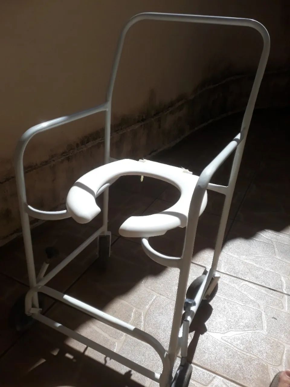 Vendo cadeira de banho 