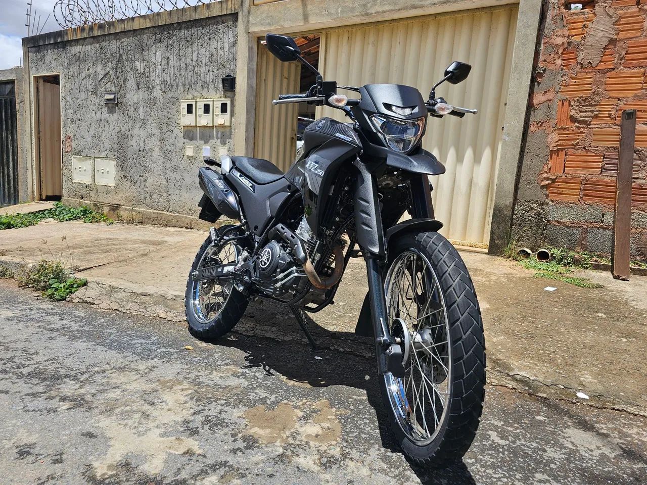 Vendo lander 2022 Zerada com 18 mil KM.. - Foto 3