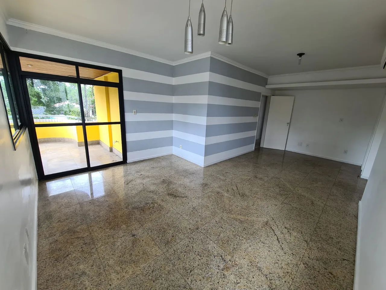 ALTOS DA RECIFE, PARQUE DEZ, COM SALA 2 AMBIENTES, 3 SUÍTES, COM ARMARIOS, CLIMATIZADOS, F - Foto 3