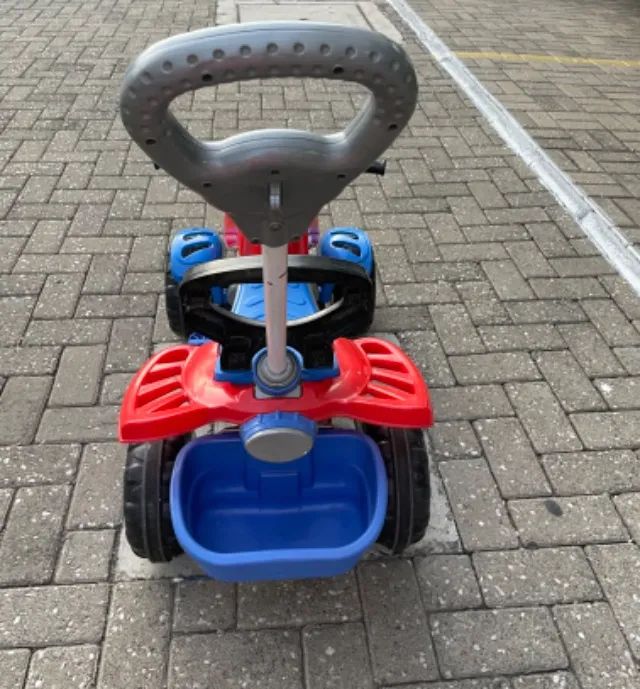Vendo carrinho de passeio quadriciclo infantil  - Foto 5
