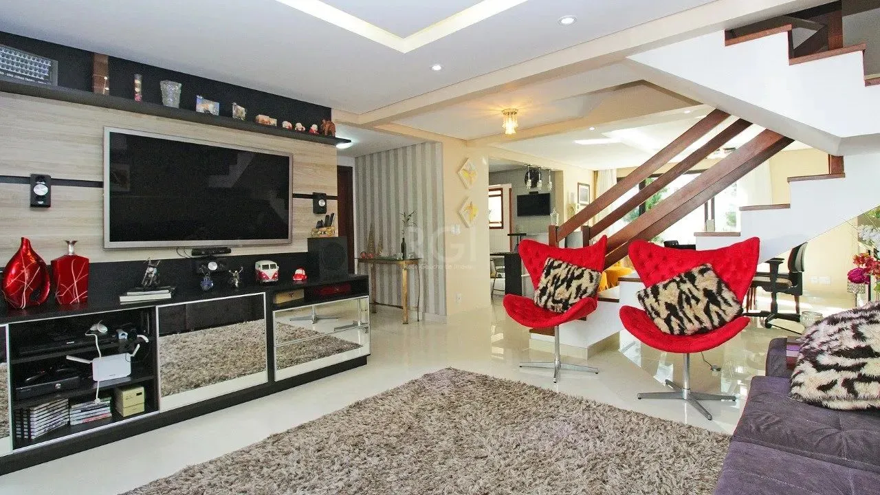 Casa Condominio para Venda - 241m², 3 dormitórios, sendo 1 suites, 2 vagas - Lomba Do Pinh