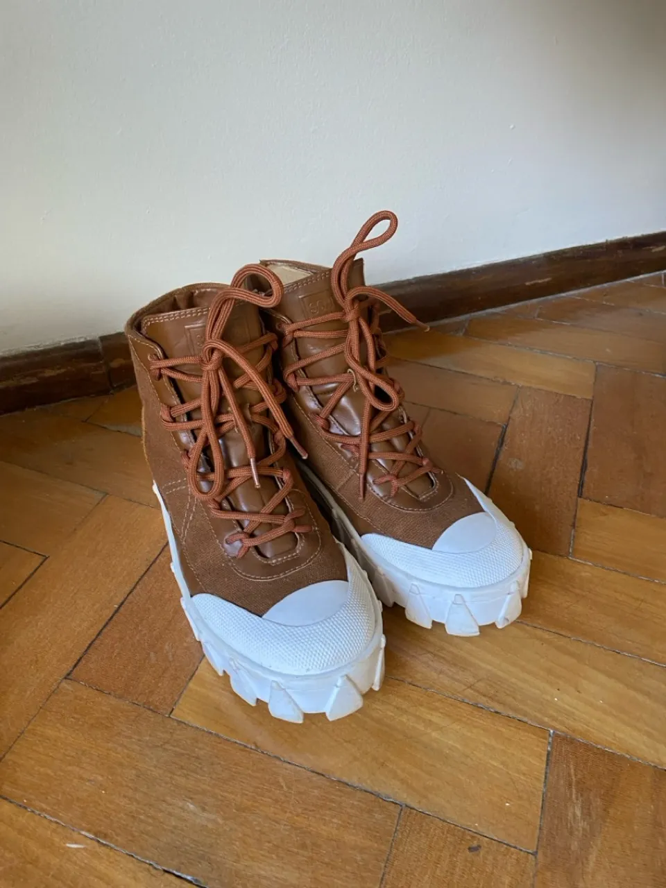 tenis cano alto schutz