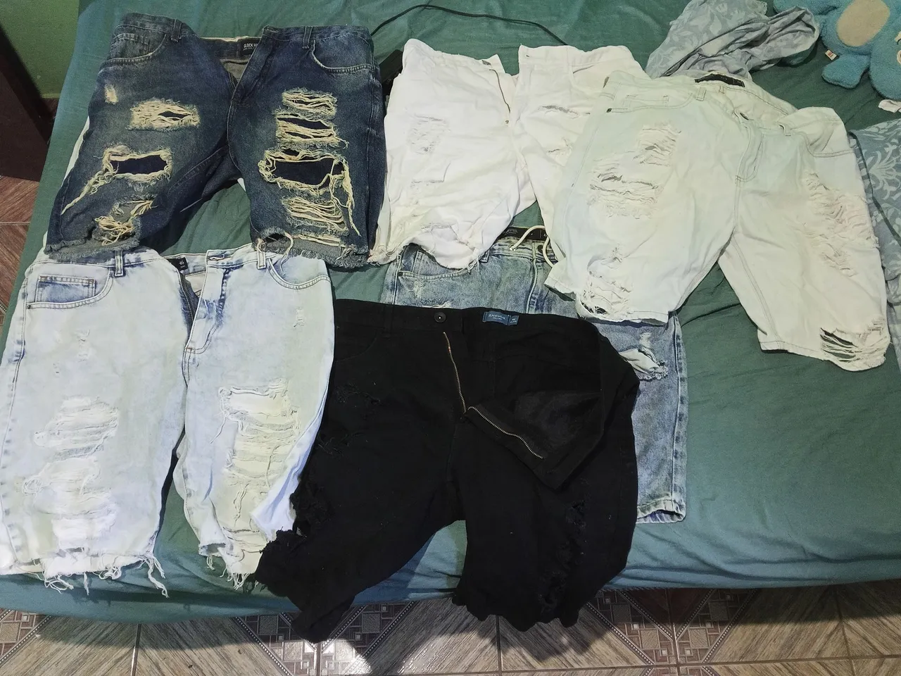Bermuda Jeans Destroyed 70$ (todos)