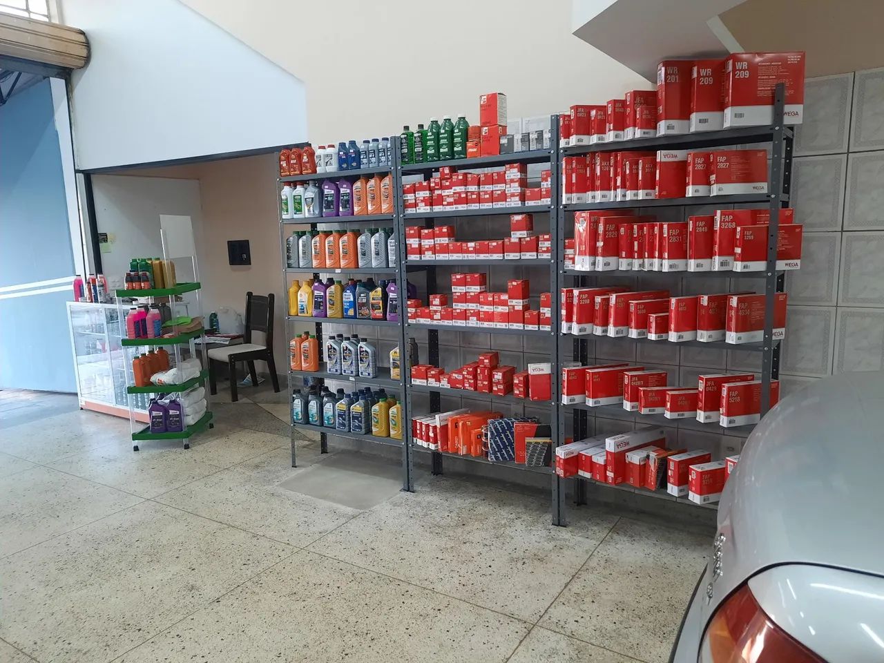 equipamentos e estoque completo para troca de oleo