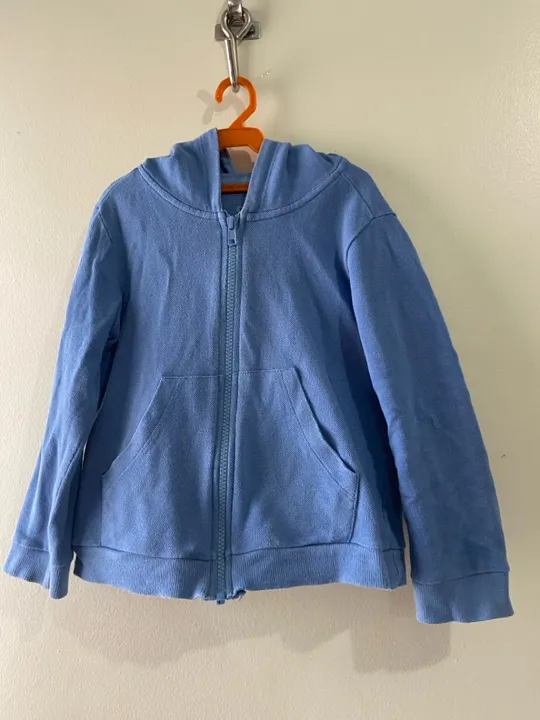 Blusa de frio infantil azul (casaco com capuz)