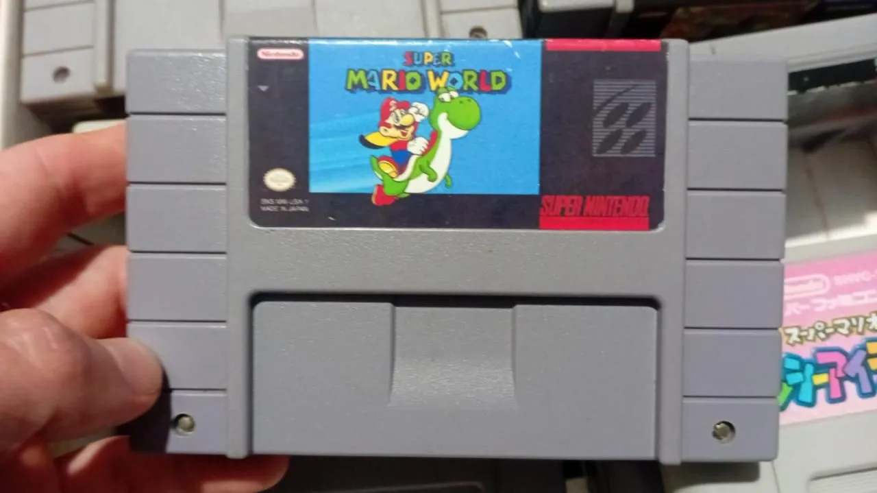 Super Mario World - Super Nintendo