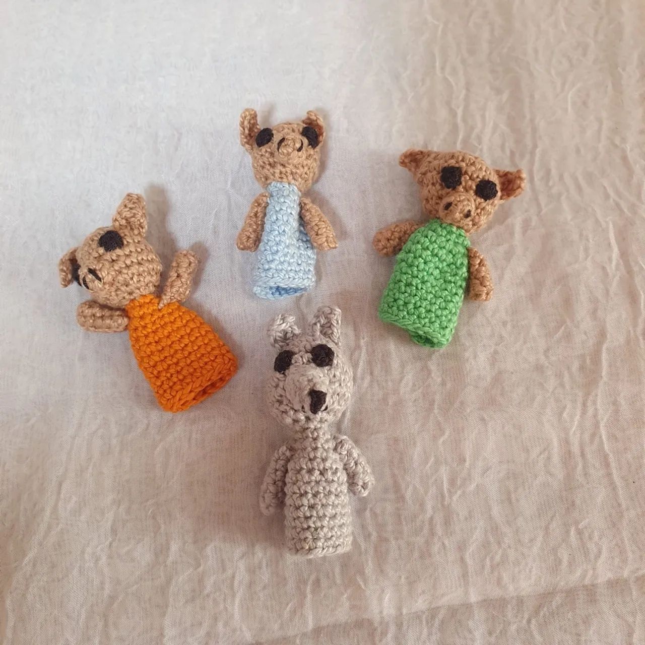 Fantoches Bonecos de dedo - 4 peças - Brinquedos para crianças - Foto 2