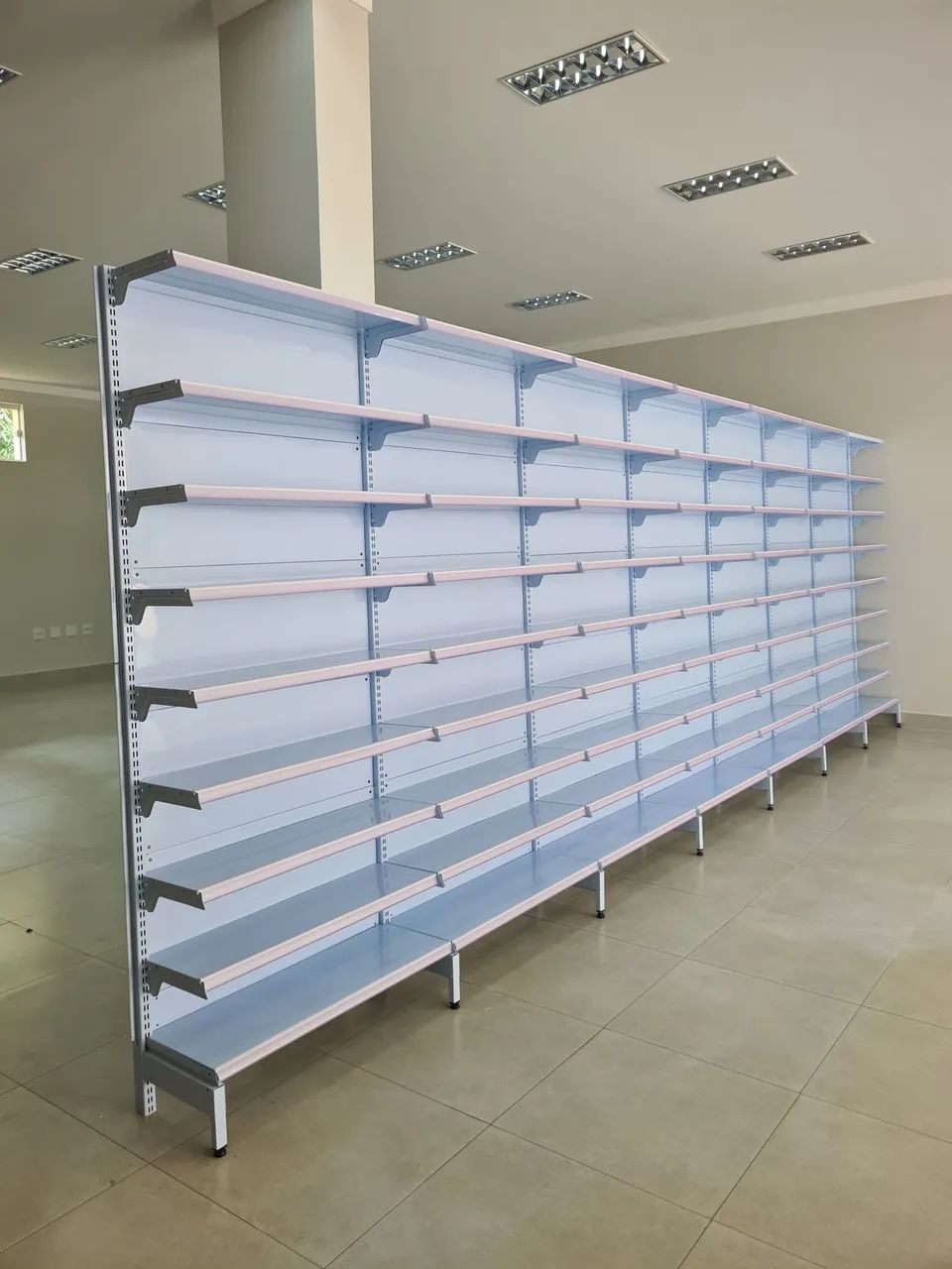 Prateleiras e Expositores para farmácia - Ótimo preço! - Foto 3