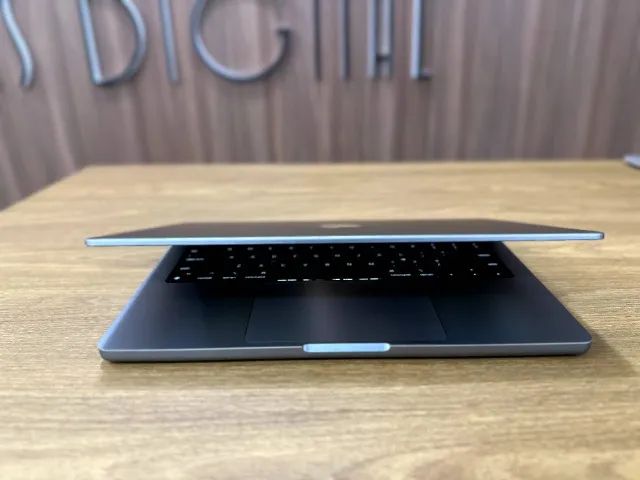 MACBOOK PRO M1 MAX, 64 GB, 2 TB, 14 POLEGADAS, TOUCH ID, IMPECÁVEL