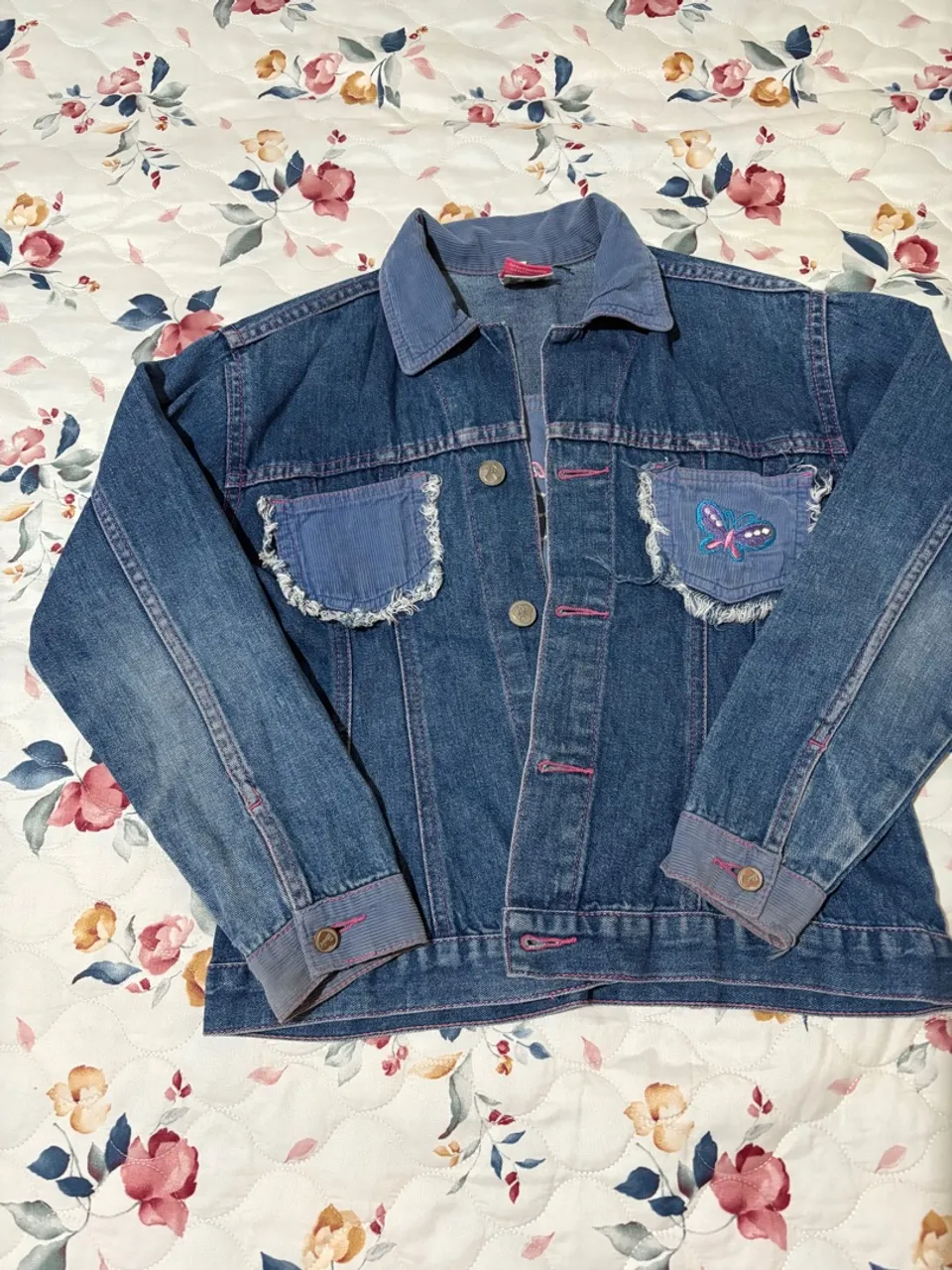Jaqueta Jeans Infantil da BARBIE, com Detalhes de Borboleta