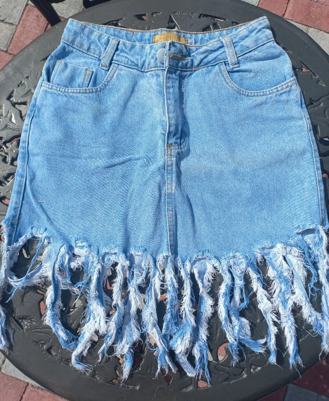 Saia Jeans Destroyed com Franjas ,marca Erilluz.Numero 40