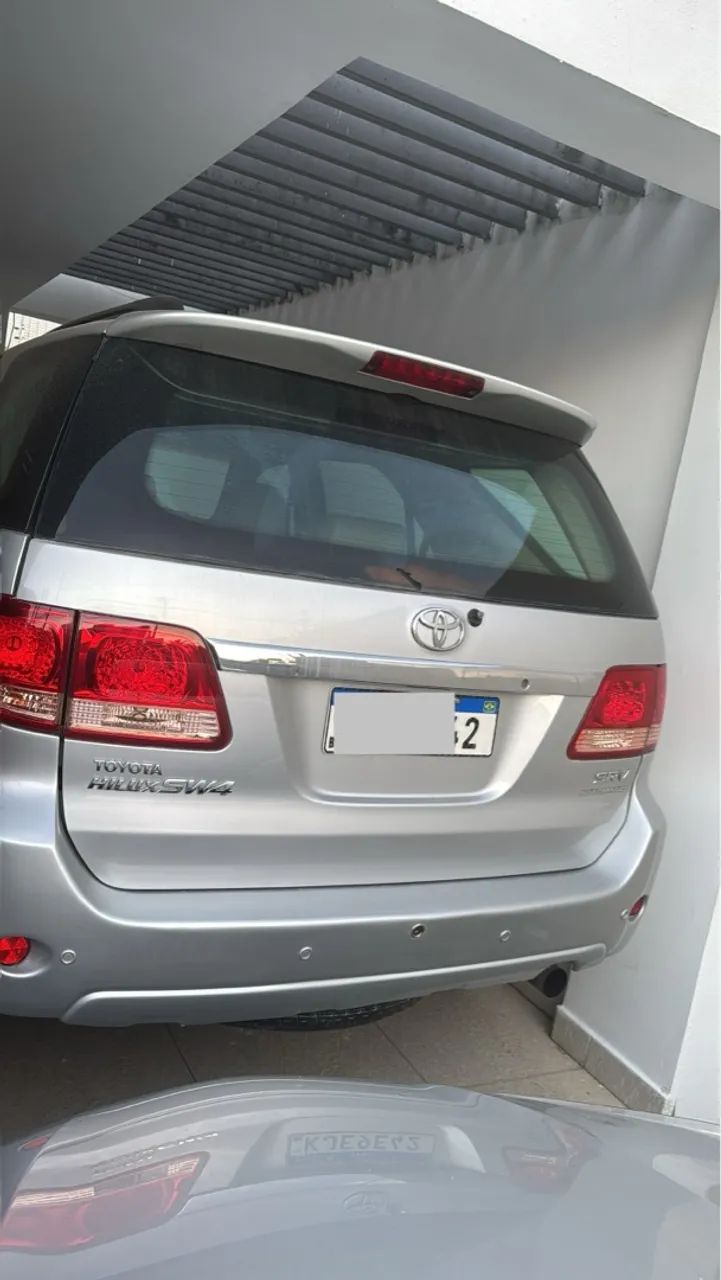 Vende se uma Sw4 5 lugares carro blindado no dinheiro faço 80 mil hoje. - Foto 2