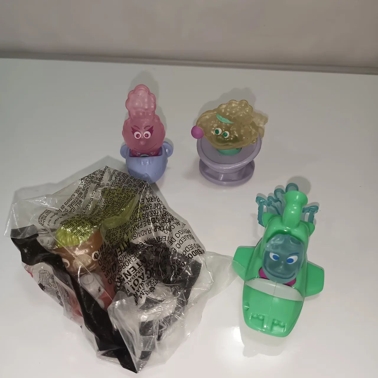 Brinquedos elementos McDonald's 