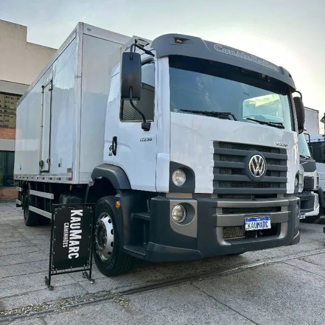 Vw 17.230 Ano 2017 Constellation 4x2 Baú Refrigerado - Foto 3
