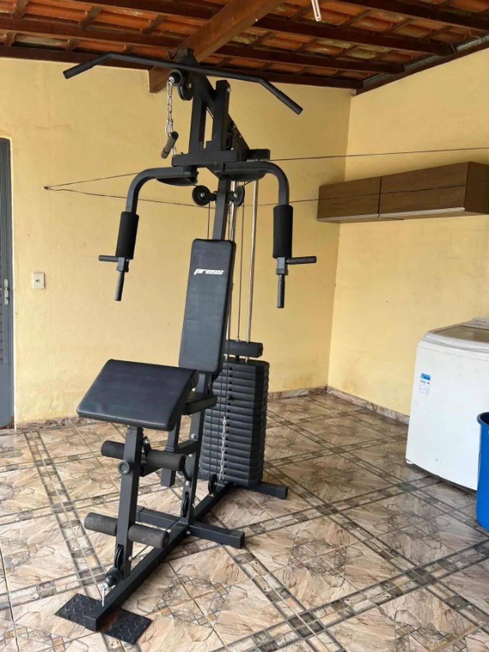Aparelho Ginástica 85kg Cor Estrutura Cinza Cor Do Estofamento preto.