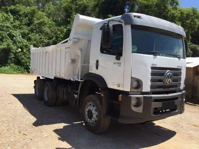 Volkswagen 31320 6x4 caçamba ano 2012