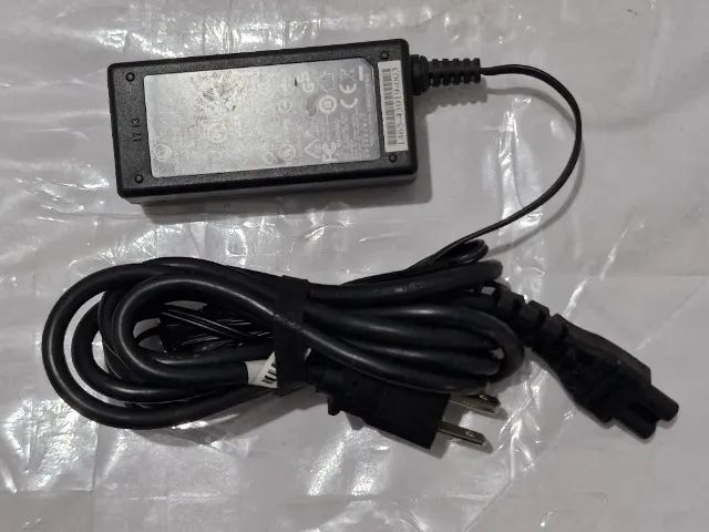 Fonte Carregador Polycom SPS-12A-015 24V Usada - Foto 2