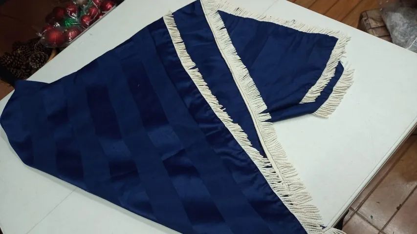 PROMOÇÃO! MANTA PARA SOFÁ- CETIM- LUXO- PEQUENAS AVARIAS 1,70M X 1,70M  - Foto 2
