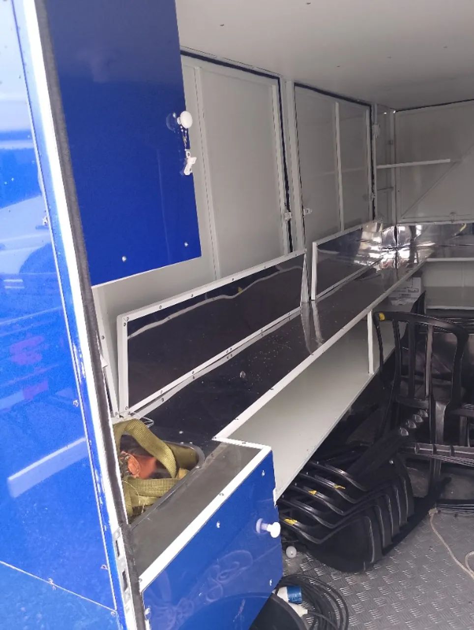 Trailer lanchonete reboque 4x2 azul documentado com equipamentos 2023 - Foto 5