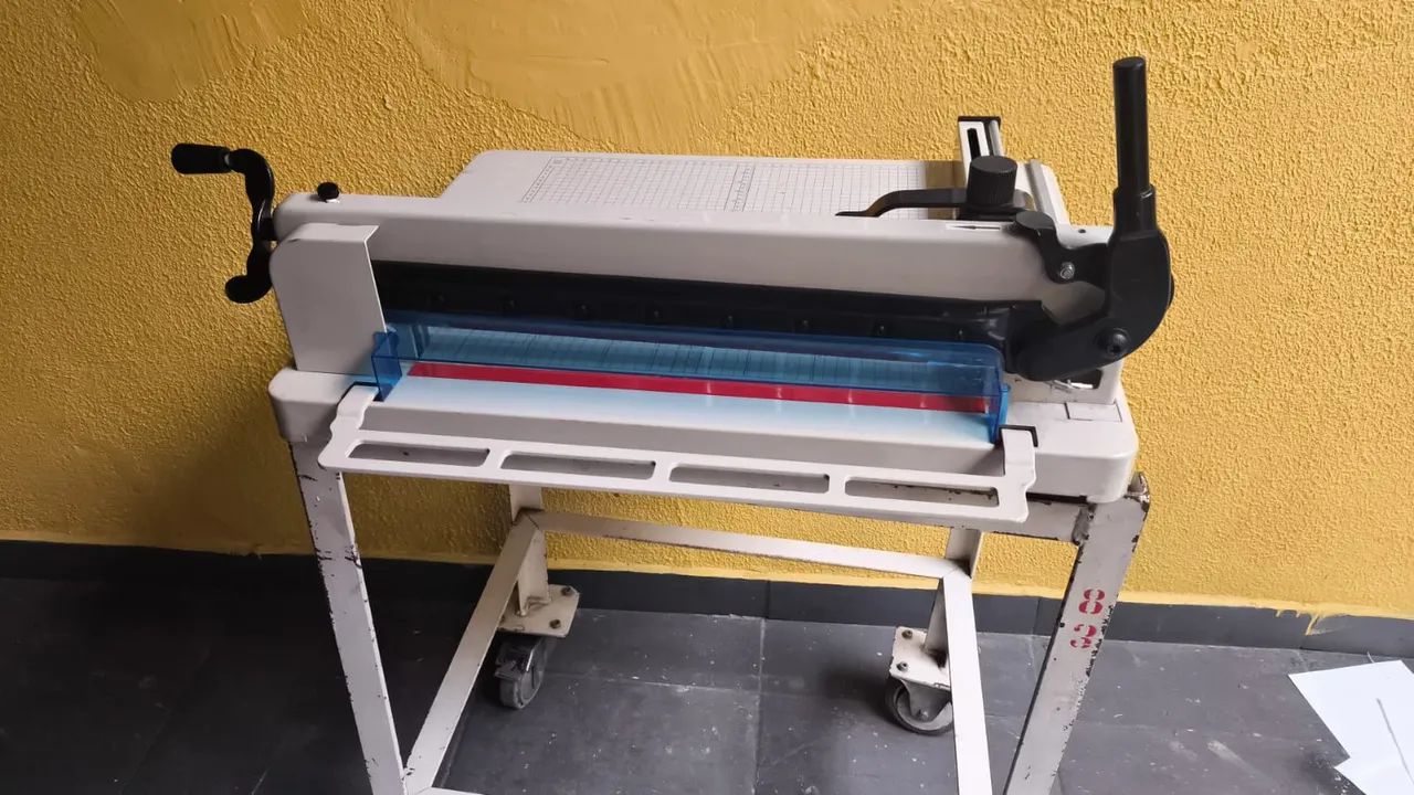 Guilhotina de Papel A3 - Semi Nova - Foto 3