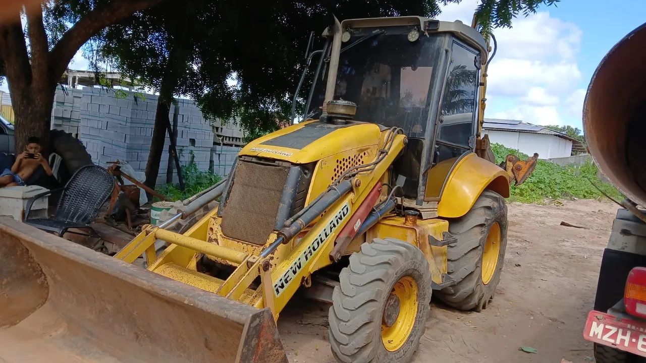 VENDO RETROESCAVADEIRA NEW HOLLAND B95-B 4X4 2012