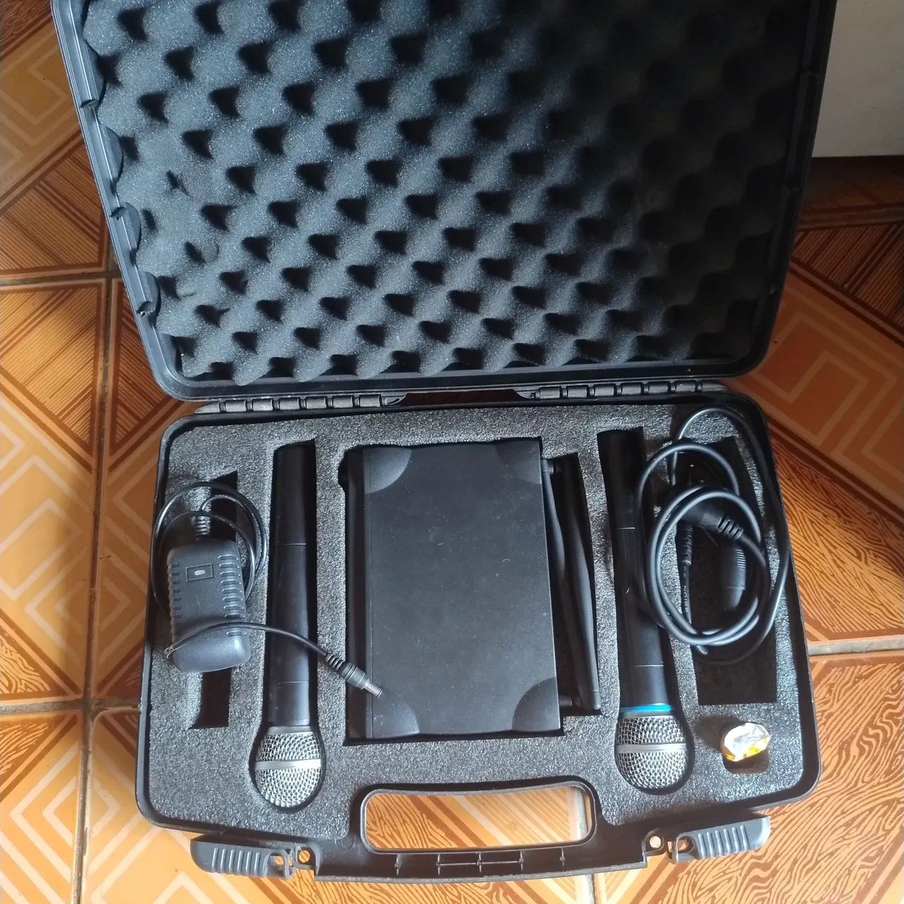 Vendo Par de Microfones Sem Fio AMW - Ótimo Estado! ? - Foto 3