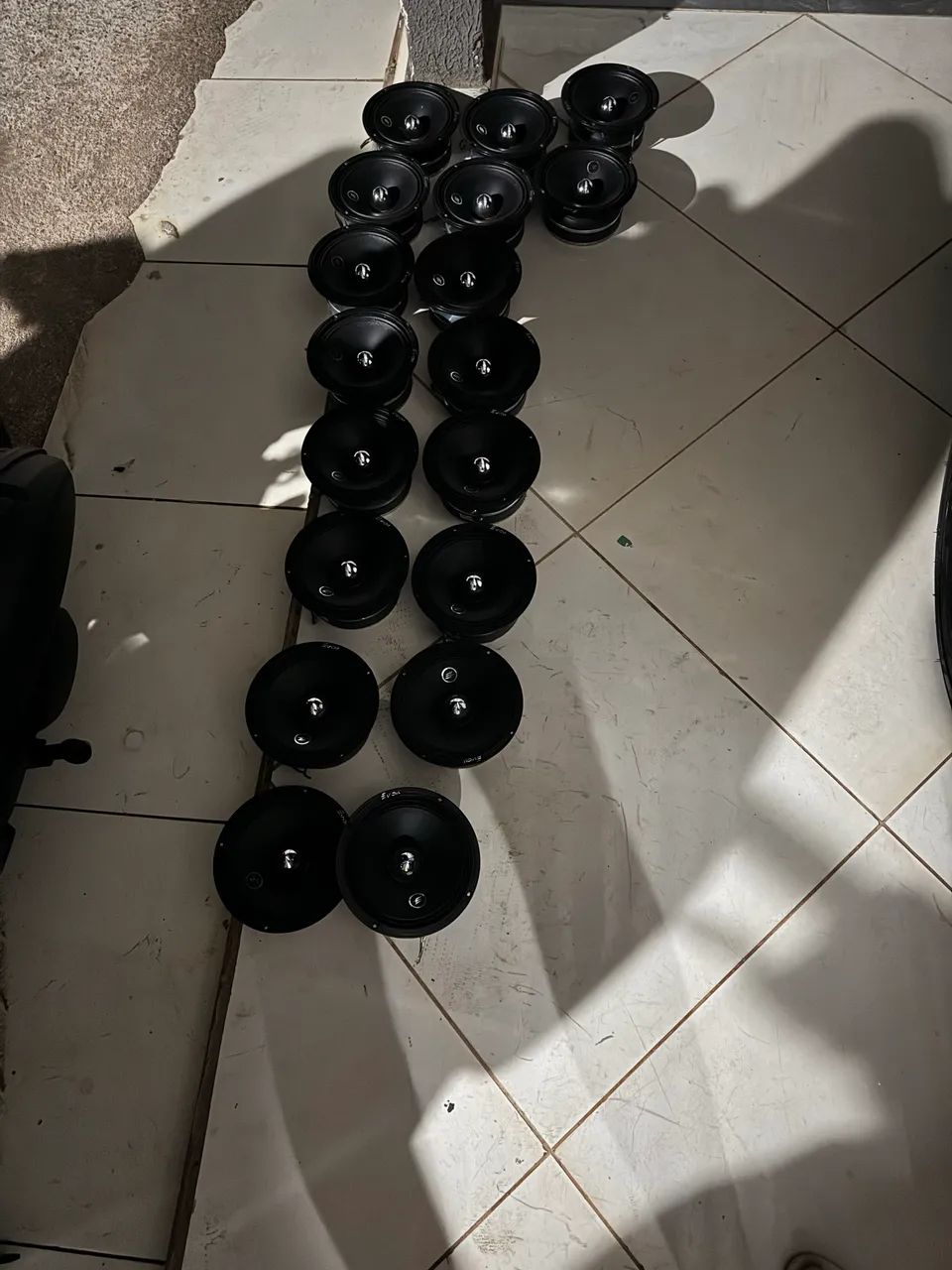 Evok 6 polegadas 300 rms praticamente novos