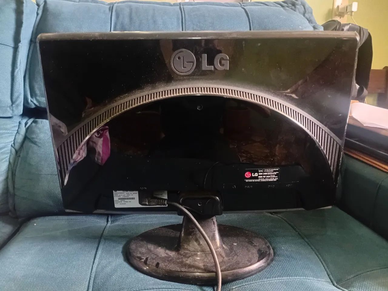 Monitor LG Flatron W2253V-PF HDMI - Foto 2