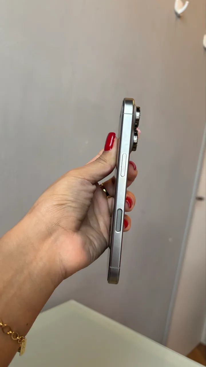 iPhone 16 Pro 256gb | Seminovo com caixa e cabo original - Foto 5