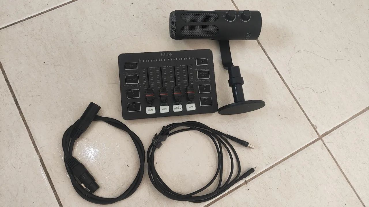 Kit FIFINE Mic tank 3 e Mixer sc3