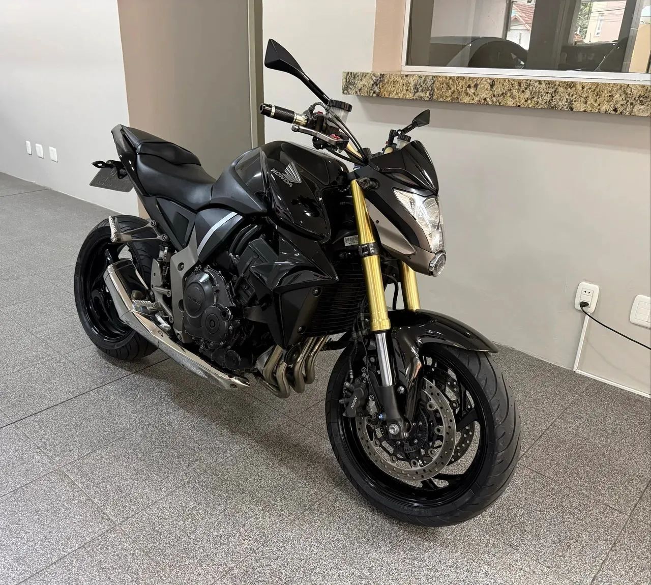 HONDA CB 1000R 18 MIL KM IPVA PAGO AC TROCA 