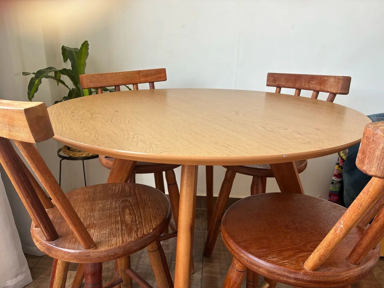 Mesa com 4 cadeiras  - Foto 4