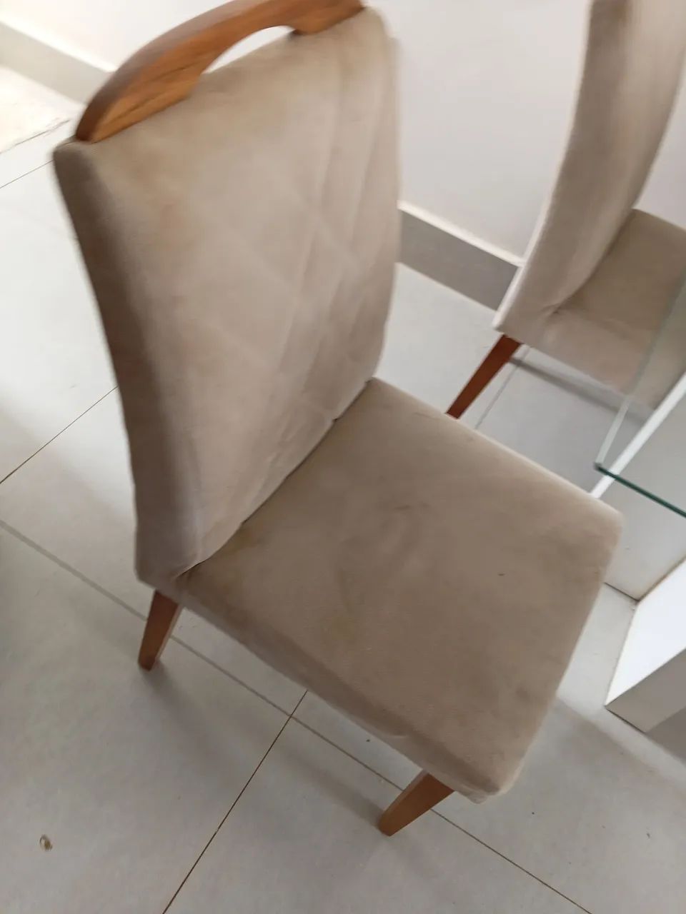 Mesa de vidro com 4 cadeiras - Foto 3